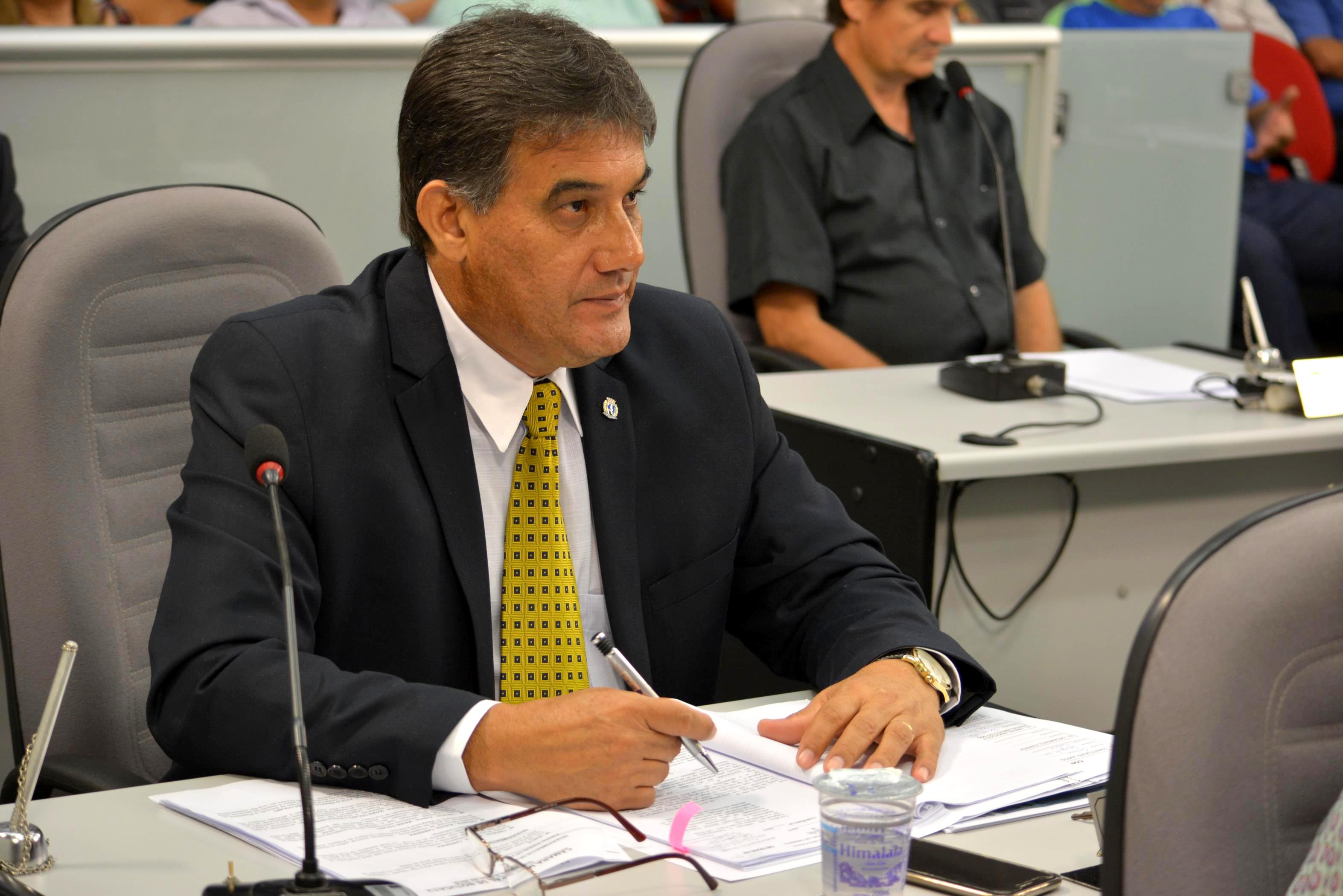 Vereadores sugerem lotérica no Shopping Botucatu